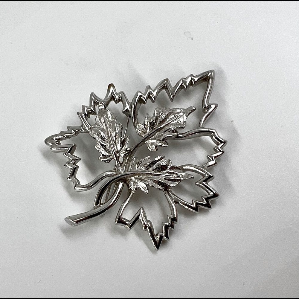 Vintage Emmons Signed Silver Tone Large Leaf Brooch Pin